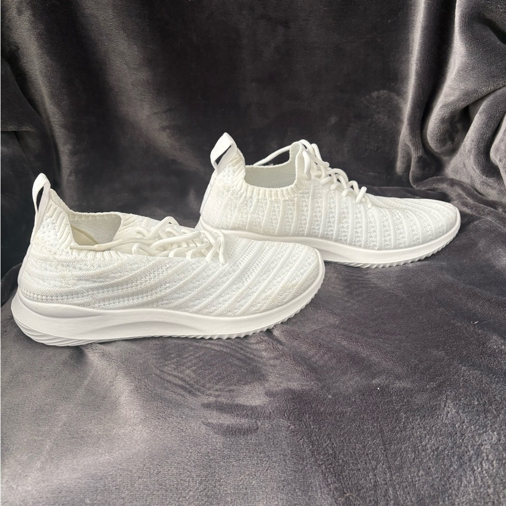 Torrid White Knit Sneakers 7.5WW Extra Wide Width Comfort Walking Athleisure - Picture 3 of 6